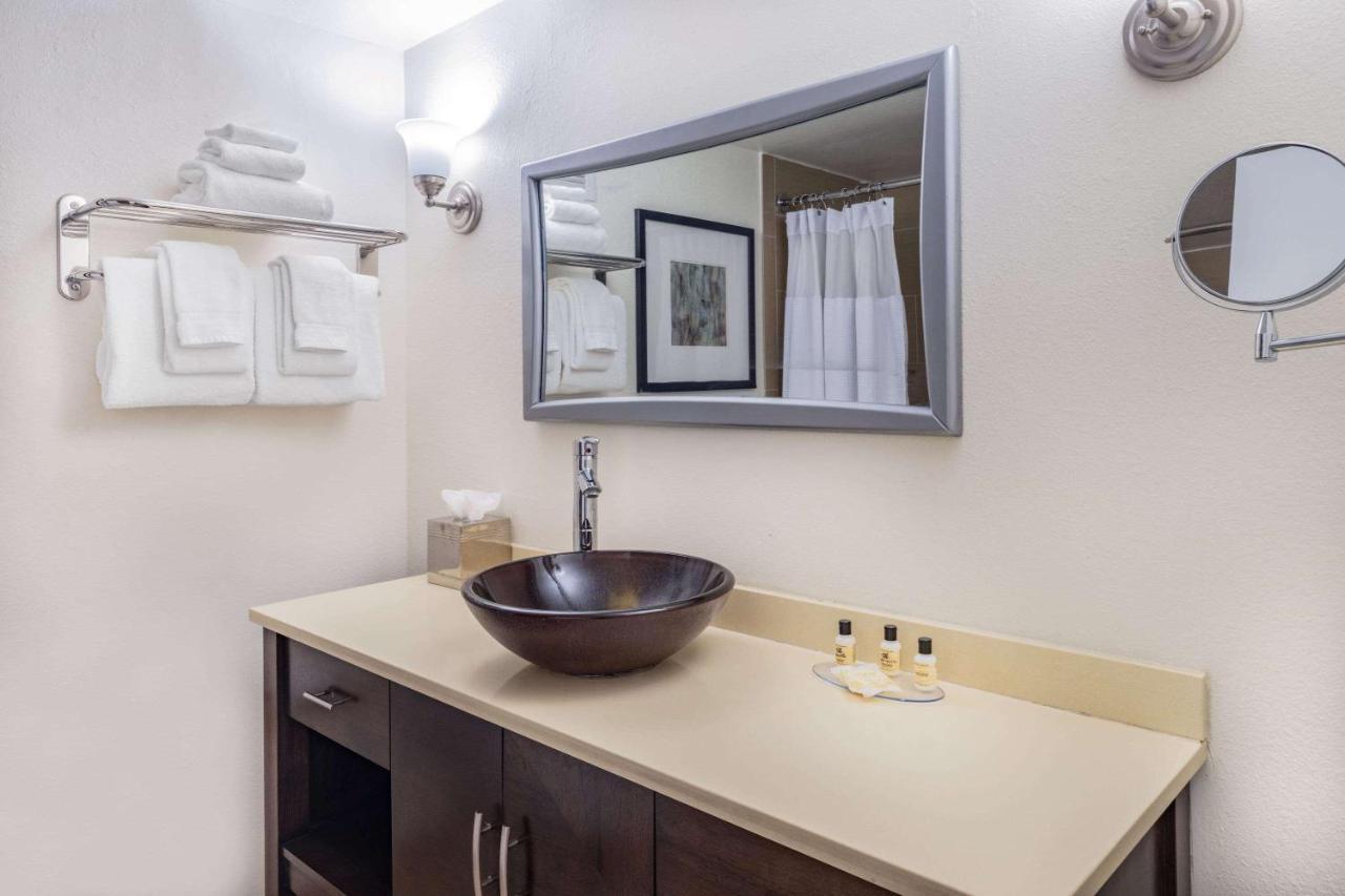 Wyndham Sacramento Hotel Carmichael Buitenkant foto