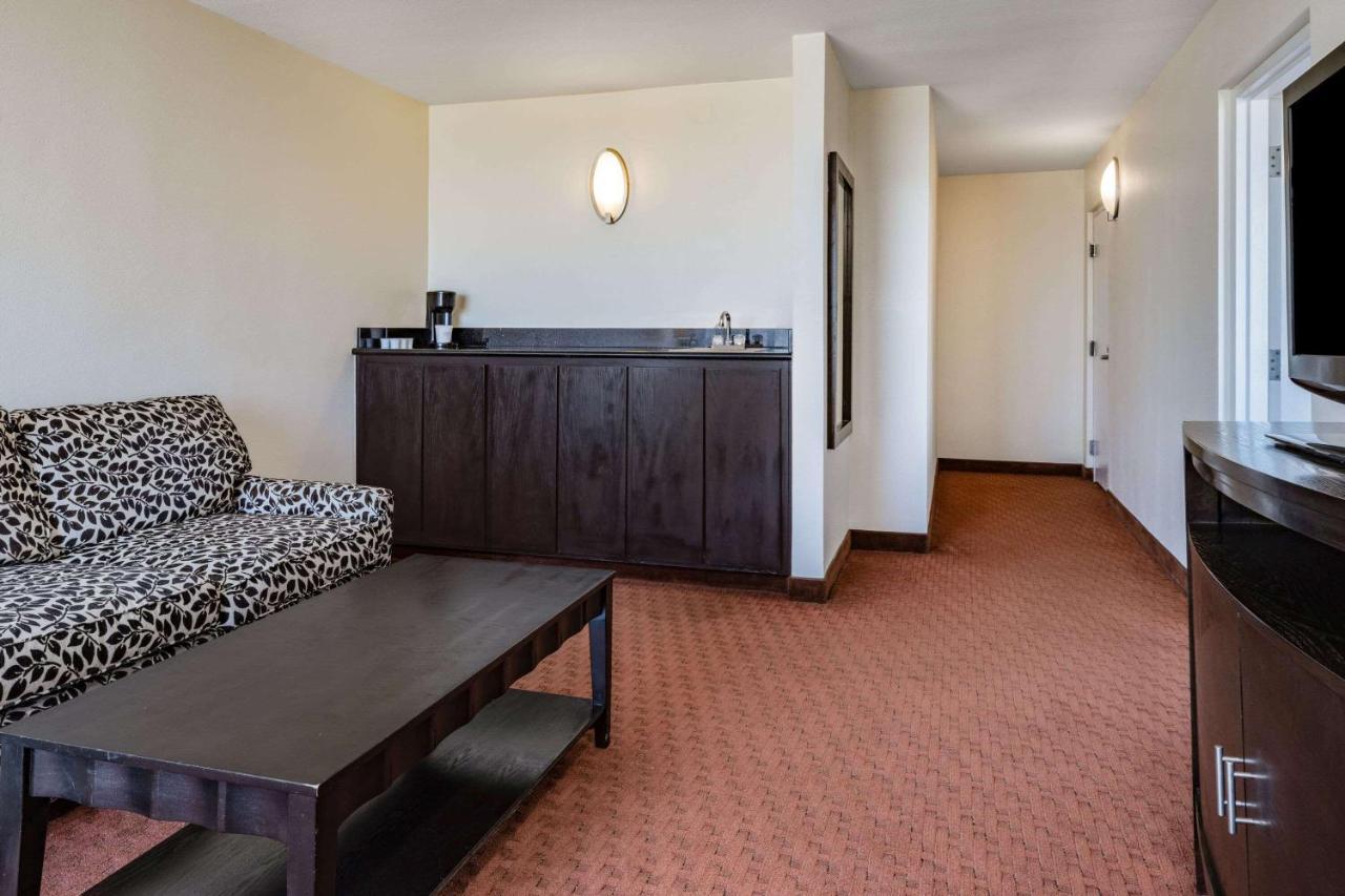 Wyndham Sacramento Hotel Carmichael Buitenkant foto