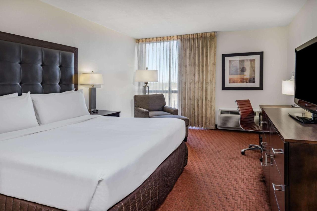 Wyndham Sacramento Hotel Carmichael Buitenkant foto